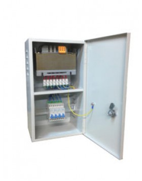 Σε ματαλλικό κιβώτιο γαλβανιζέ  δύο διαμερισμάτων με περσίδες